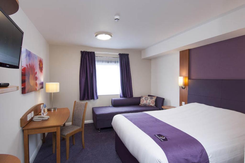 Premier Inn Epsom Central ห้อง รูปภาพ