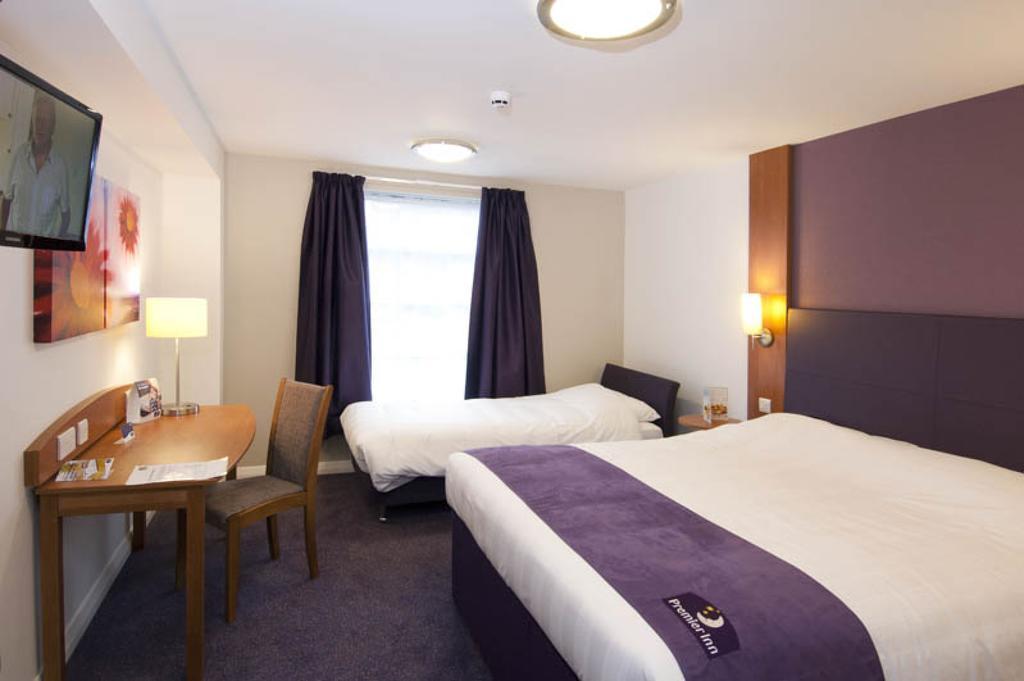 Premier Inn Epsom Central ห้อง รูปภาพ